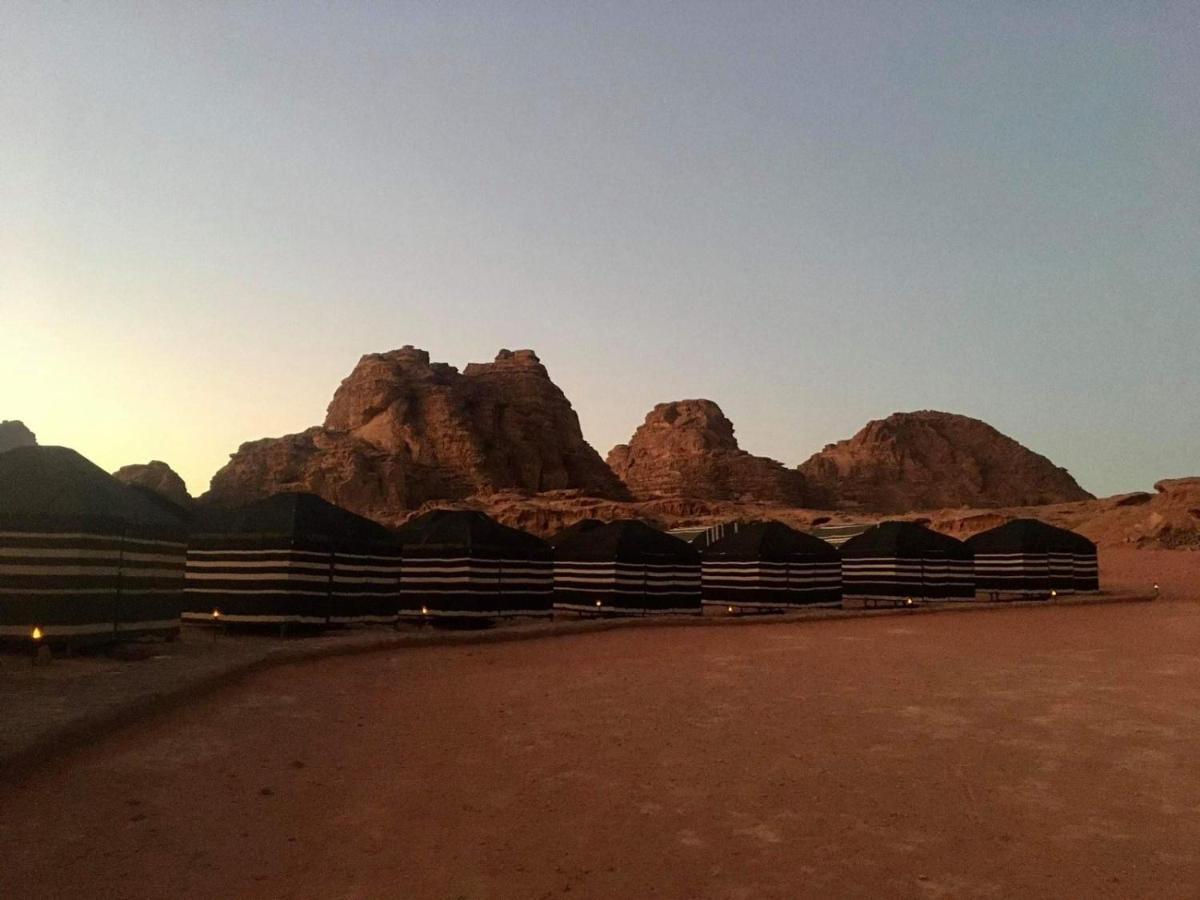 Wadi Rum Wanderlust Camp Экстерьер фото