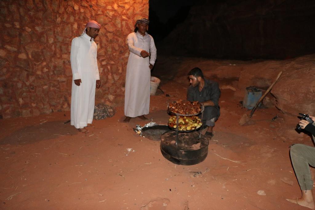 Wadi Rum Wanderlust Camp Экстерьер фото