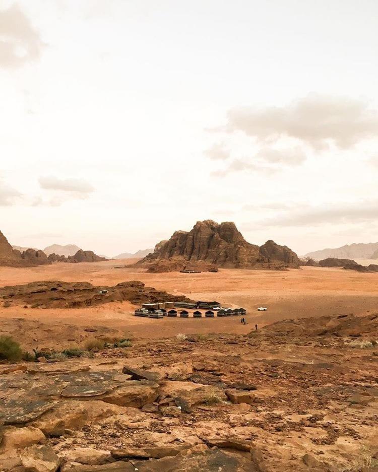 Wadi Rum Wanderlust Camp Экстерьер фото